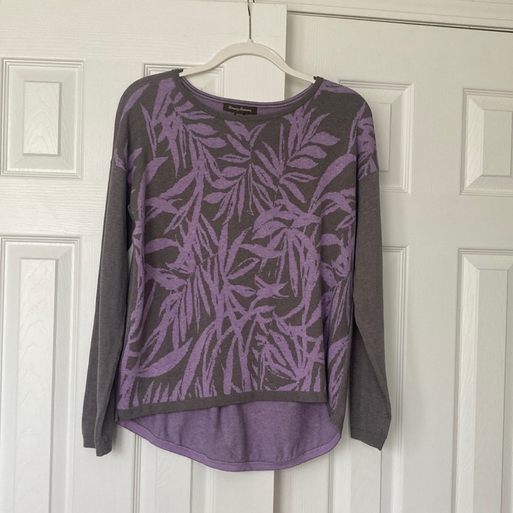 Tommy Bahama Size M  light weight sweater Light Gray with Lilac color Leaf Print